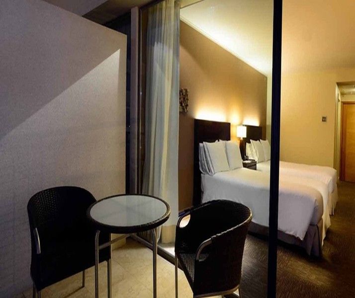 מלון Doubletree By Hilton קאלאמה מראה חיצוני תמונה