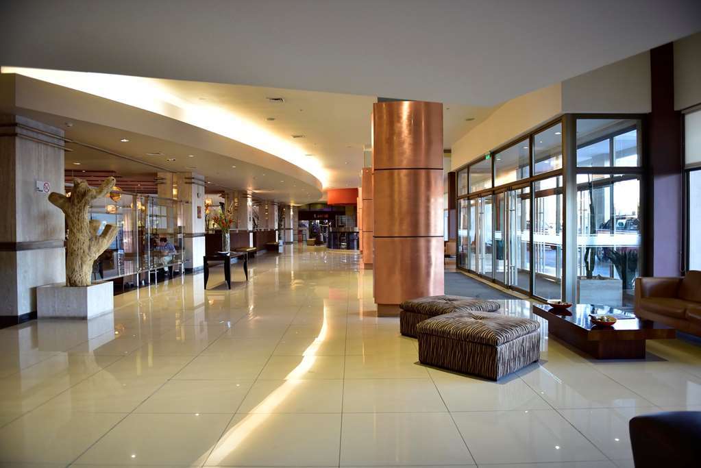 מלון Doubletree By Hilton קאלאמה מראה פנימי תמונה